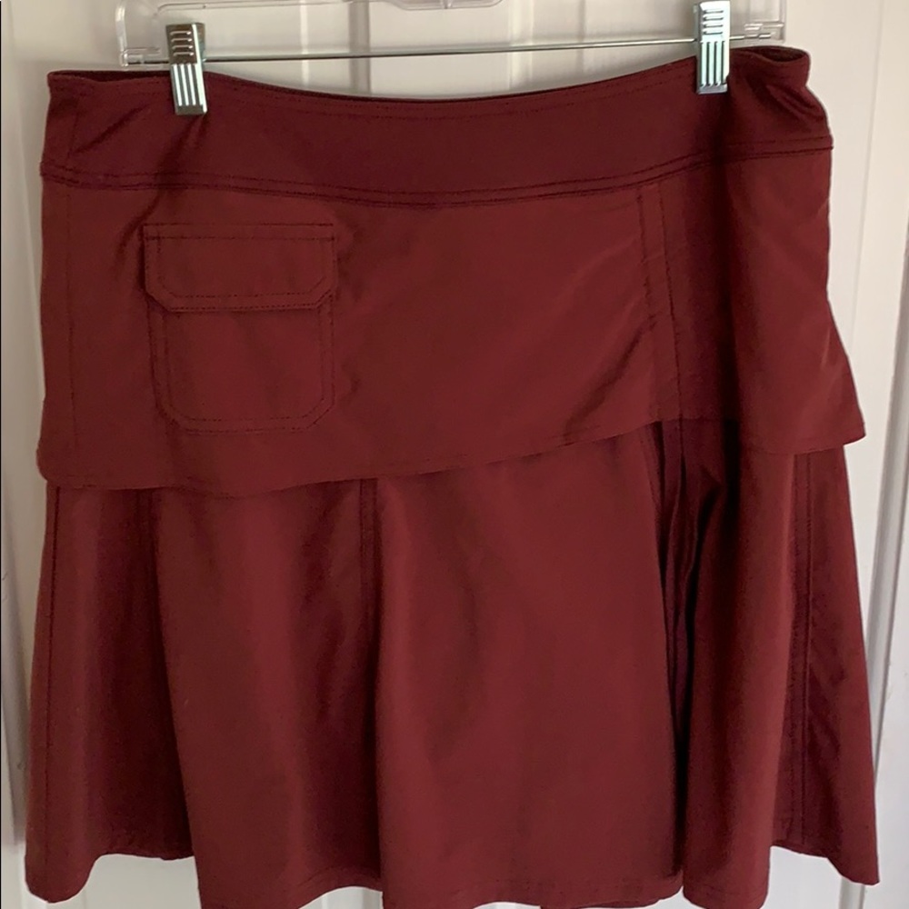 Athleta skirt/skort, burgundy like new